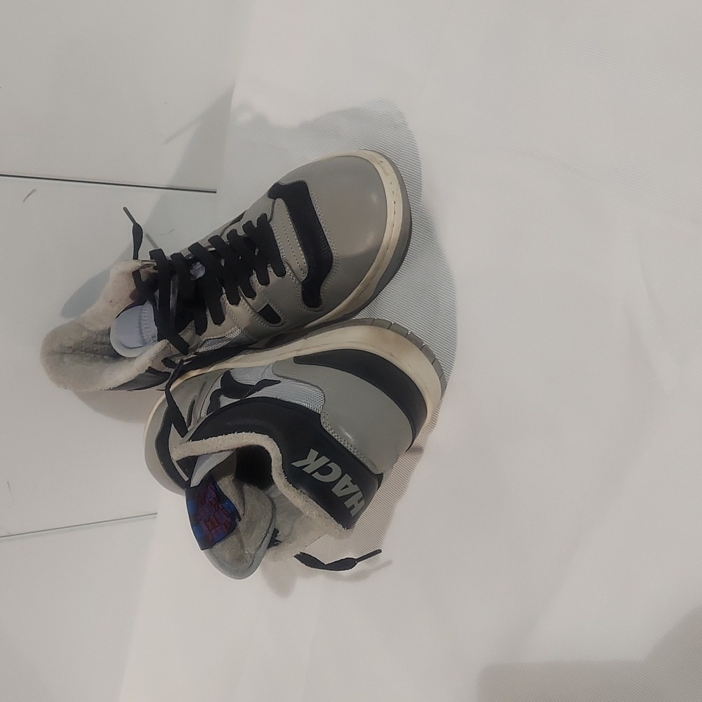 Thinking Different Hack Sneaker Shoes - image 7